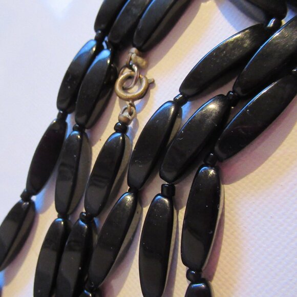 30" Mourning Necklace, Whitby Jet Onyx beads, Vintage/Antique, Flapper - Picture 2 of 6